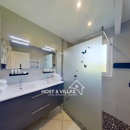 Vila Host Loumea Saubion