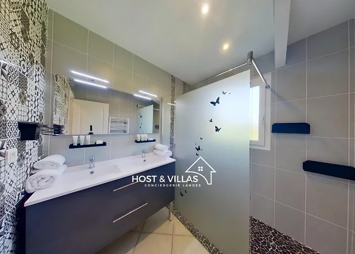 Vila Host Loumea Saubion